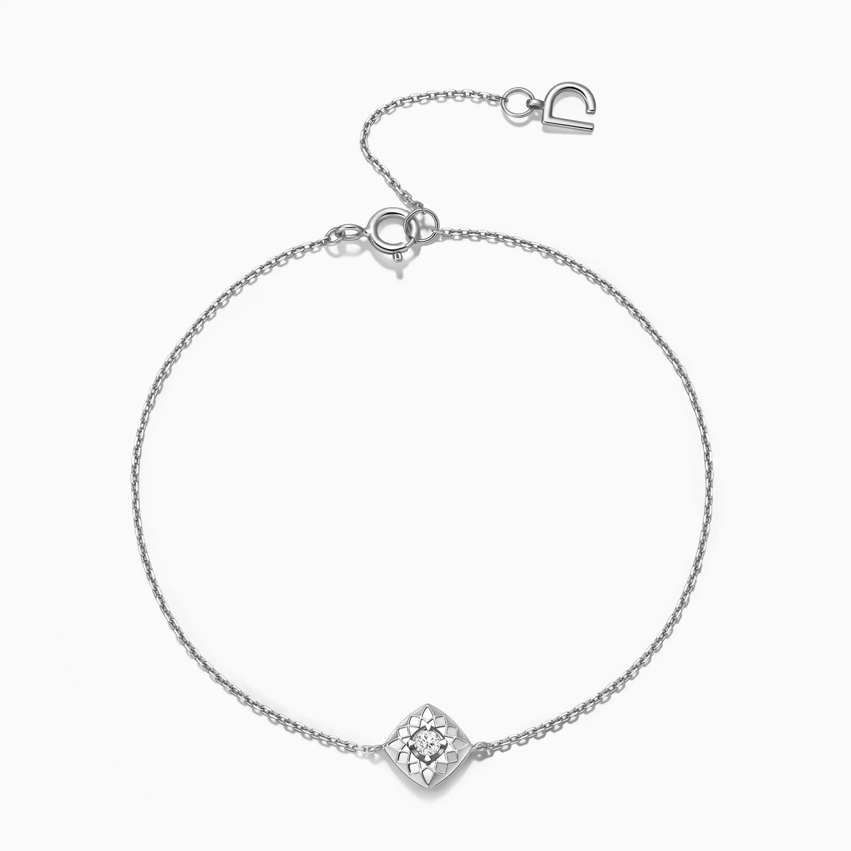 Pyramid Argyle Round Diamond Bracelet - image 1