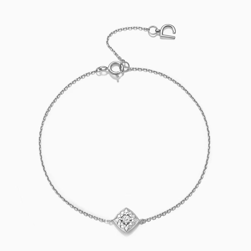 Pyramid Argyle Round Diamond Bracelet - image 1